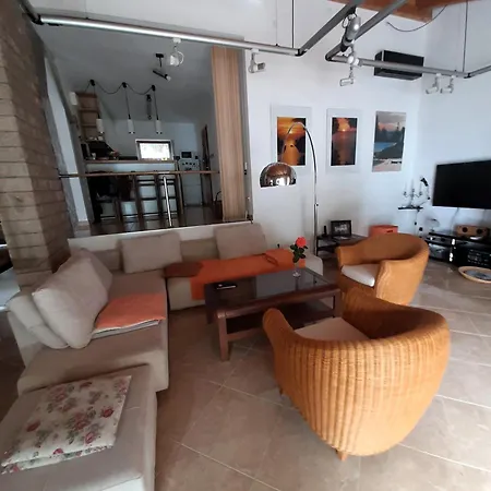 Matejo Villa *